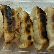 ぎょうざの山八