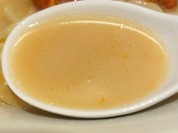 クリーミーな濃厚な鶏白湯スープ！