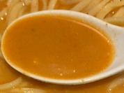 濃厚な鶏白湯が激辛スープに！
