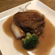 楊貴妃の愛した手羽先の赤ワイン煮