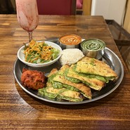 アジアンダイニング　ヤミー