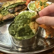 アジアンダイニング　ヤミー