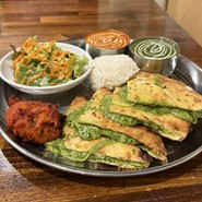 アジアンダイニング　ヤミー