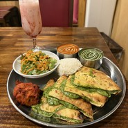 アジアンダイニング　ヤミー