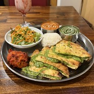 アジアンダイニング　ヤミー