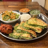 アジアンダイニング　ヤミー