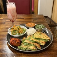 アジアンダイニング　ヤミー