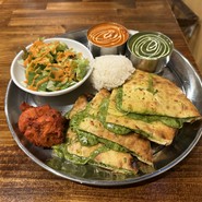 アジアンダイニング　ヤミー