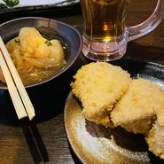 お通しとマグロのレアカツ