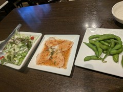 カルパッチョ、シーザーサラダ、枝豆