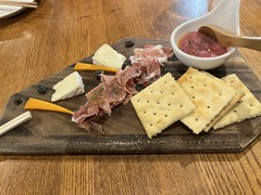 炭火やき＆ワインIZAKAYA　シャルボン