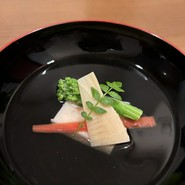 海老しんじょうのお吸物