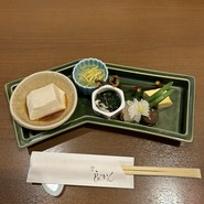 ごま豆腐と酢の物たち