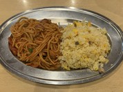 ナポリタンと焼きめしのハーフ&ハーフ850円！