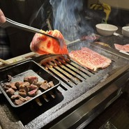 左のフライパンが、サービスの愛犬用タン