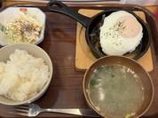 手ごねハンバーグランチ700円！