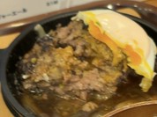 ハンバーグは厚み２センチくらいあります！