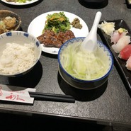 牛たん焼きとおまかせ握り定食