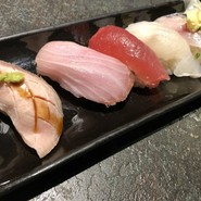 握り寿司　牛たん・マグロ・ハマチ・ヒラメ・アジ