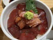 こちらはマグロ丼！