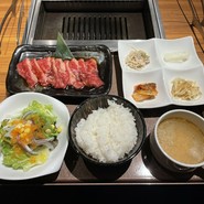 和牛カルビランチ