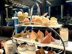 THE GRAND LOUNGE