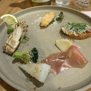 BRACERIA　PASTICCERIA　BOND