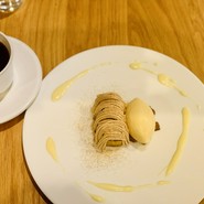 BRACERIA　PASTICCERIA　BOND