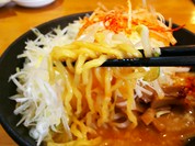 ネギ味噌ラーメン麺リフト