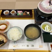 オカズが沢山の豪華な朝食です！