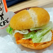 人気のチキンフィレバーガーセット