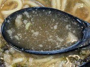 あっさり醤油で背脂入ったスープ！