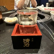 ChatGPT 說： こちらの焼肉店は本当に美味しかったです！お肉はとても新鮮で、どの部位も柔らかく