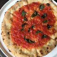 ワインと薪窯料理の店　La　cielo