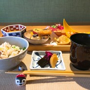 日本料理　割烹　お弁当　万福