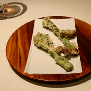 ワインと天ぷら　MAEYASHIKI