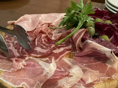 トラットリア・築地パラディーゾ