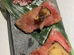 ローストビーフ+フォアグラの寿司