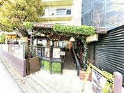 SIX PINE CAFE