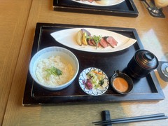 ダイナミックキッチン＆バー　響　横浜スカイビル店