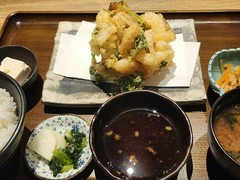 海老と三つ葉のかき揚げ定食 サックサクで軽い✨ 揚げたてサイコー