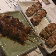 牛トロホルモン串