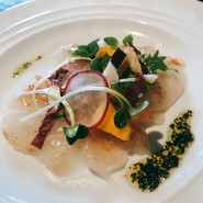 鯛のカルパッチョ梅ソース