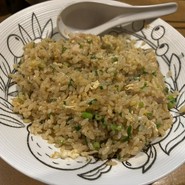 生牡蠣5種盛り、さつま芋里芋の天ぷら、唐揚げ、大磯屋の焼きそば、鶏肉チャーハン