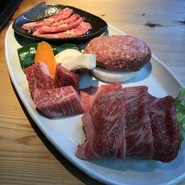 知多牛上味くらべランチ