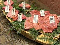 神戸牛焼肉＆生タン料理　舌賛ZESSAN　大手町店