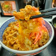 牛丼、箸持ち上げ