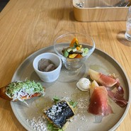 BRACERIA　PASTICCERIA　BOND