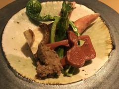 季節の野菜と赤こんにゃく