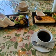小さな隠れ家カフェ ナチュライズ